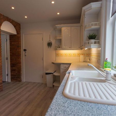 Stunning Rural Apartment - Sleeps 4 - Parking Lichfield Exteriér fotografie